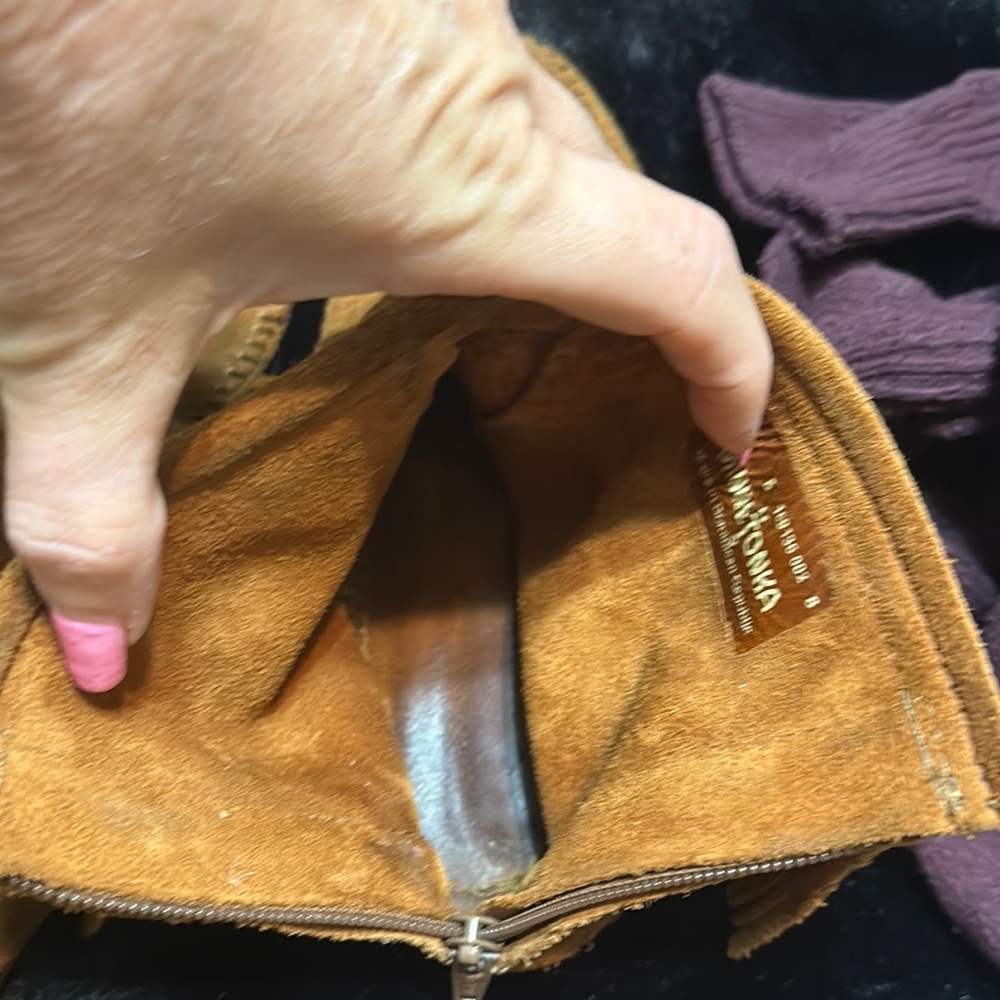Minnetonka Tan Suede Moccasin Fringe Shoes - Picture 6 of 12